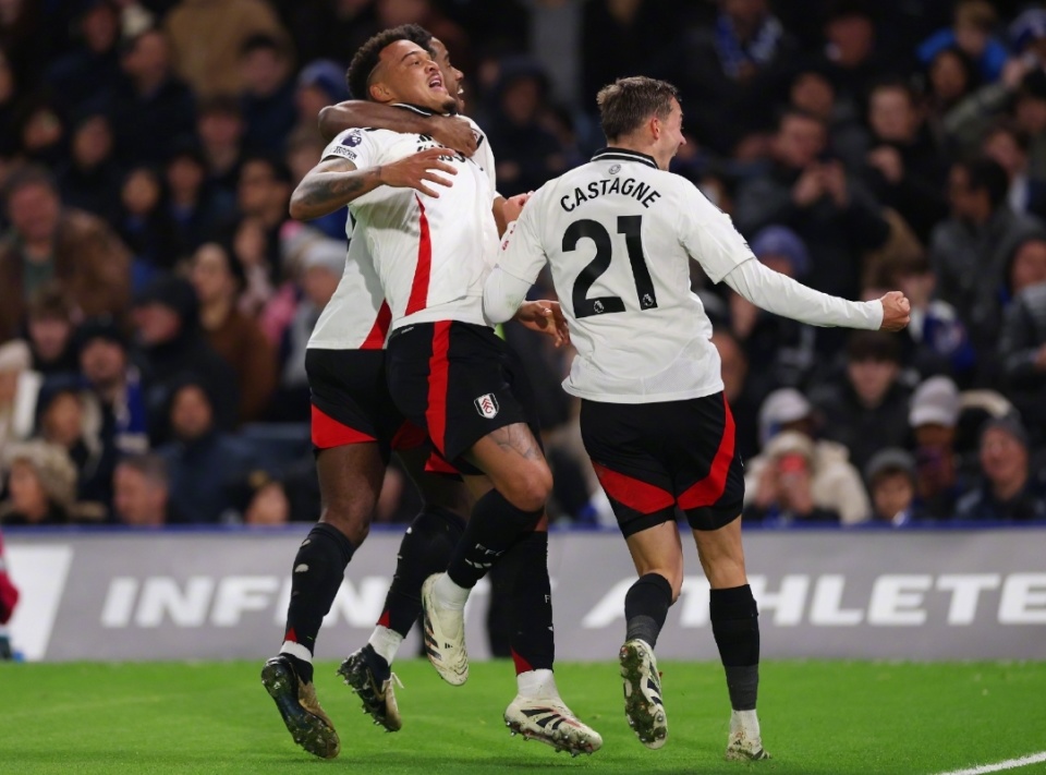 杜篮特篮下强打稳定胜局