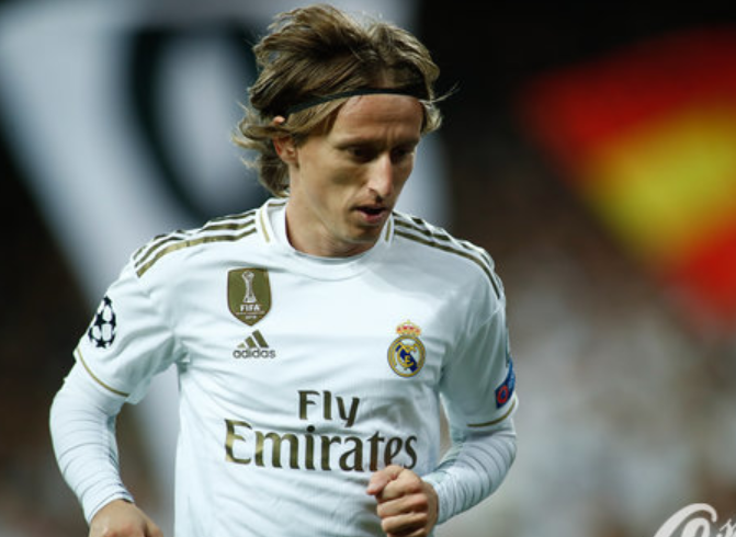 他今天的表现无可挑剔