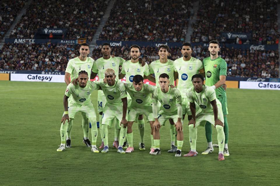 欧冠淘汰赛门票暴涨引发球迷抗议